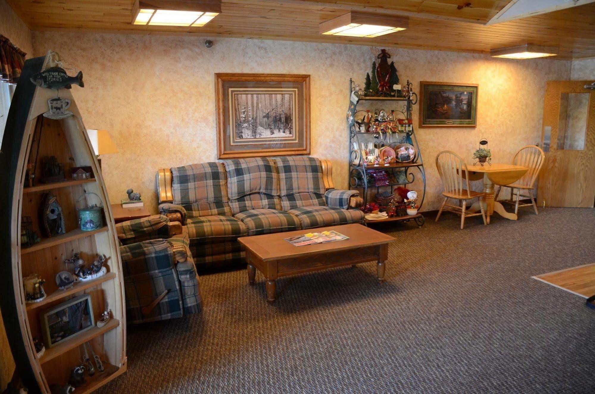Chicaugon Lake Inn Gaastra Εξωτερικό φωτογραφία