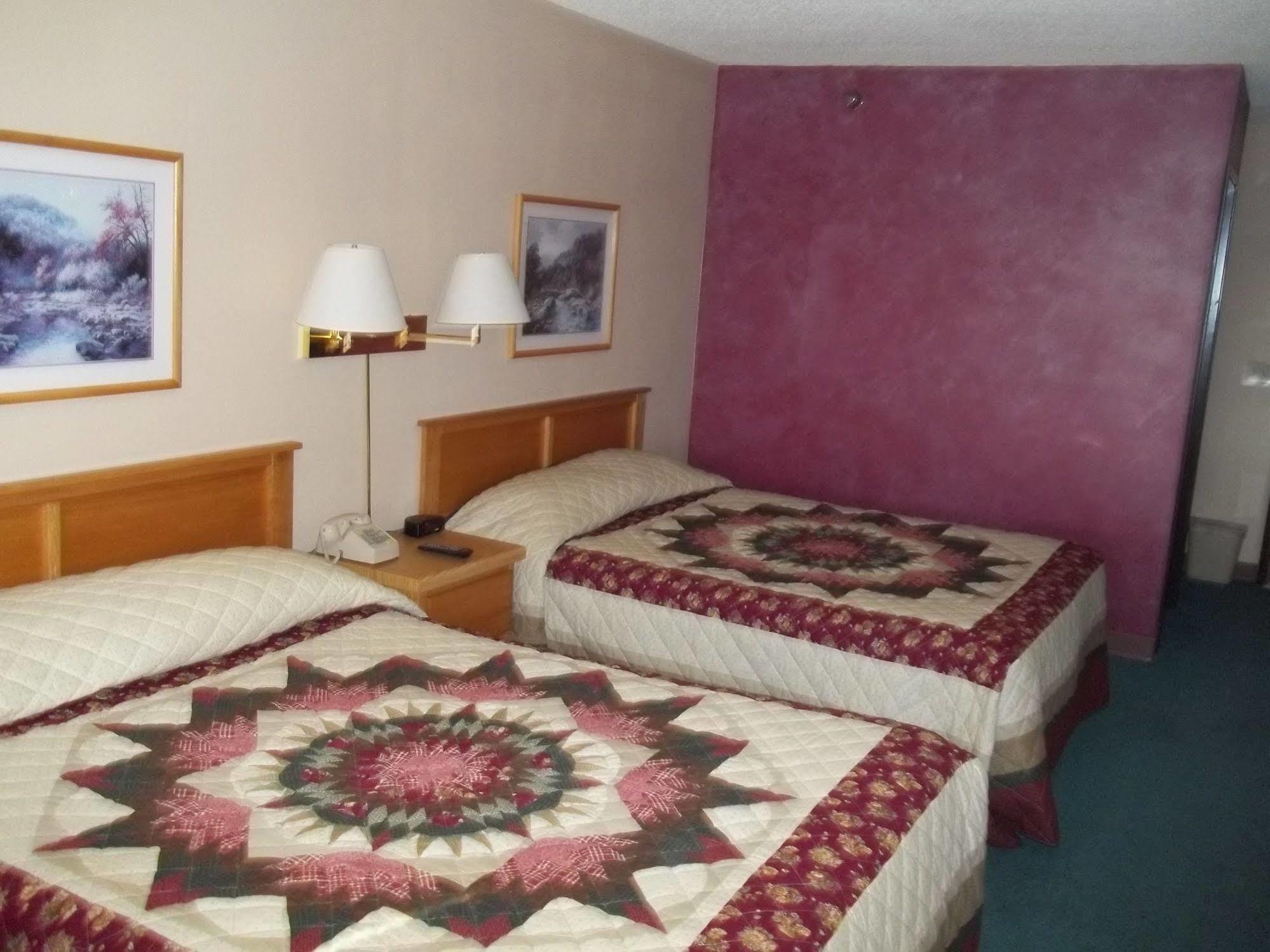 Chicaugon Lake Inn Gaastra Εξωτερικό φωτογραφία