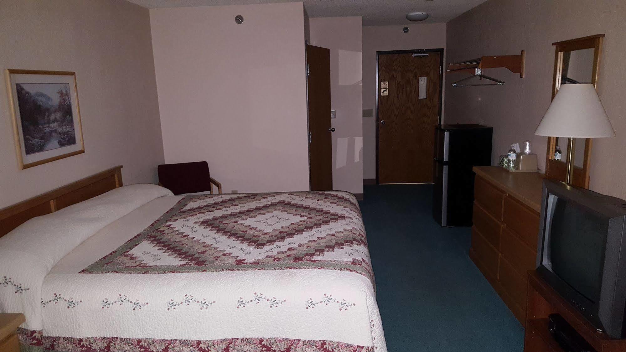 Chicaugon Lake Inn Gaastra Εξωτερικό φωτογραφία