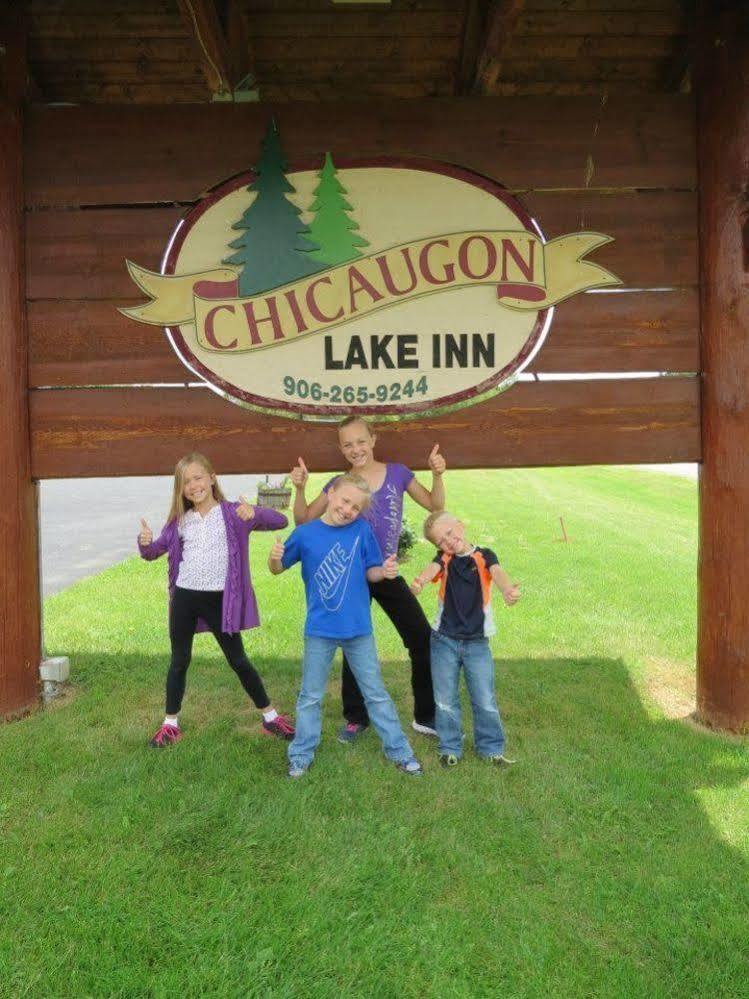 Chicaugon Lake Inn Gaastra Εξωτερικό φωτογραφία